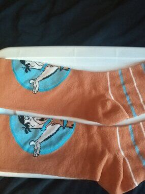 HANNA BARBERA NWOT  FRED FLiNTSTONE CREW SOCKS SIZE 6 - 9